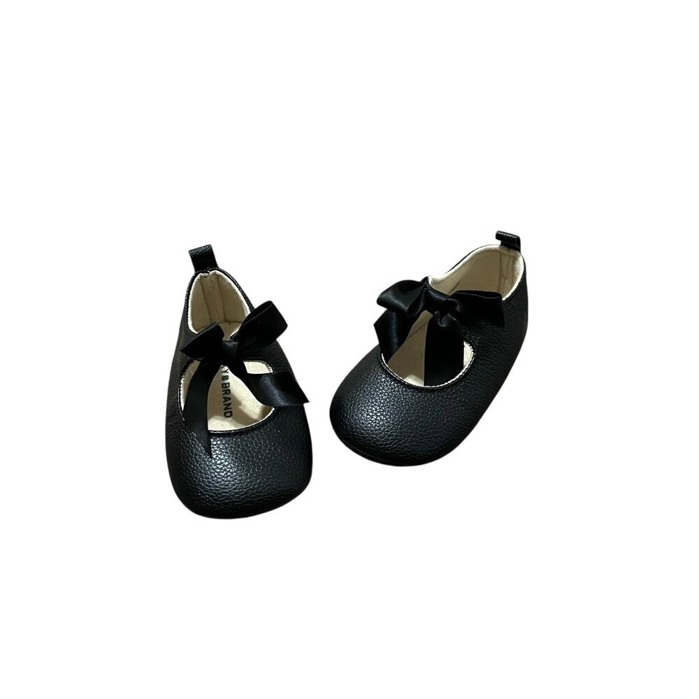 Lucky Brand Baby Girl Size 4 Black Ribbon Faux Leather Crib Shoes
